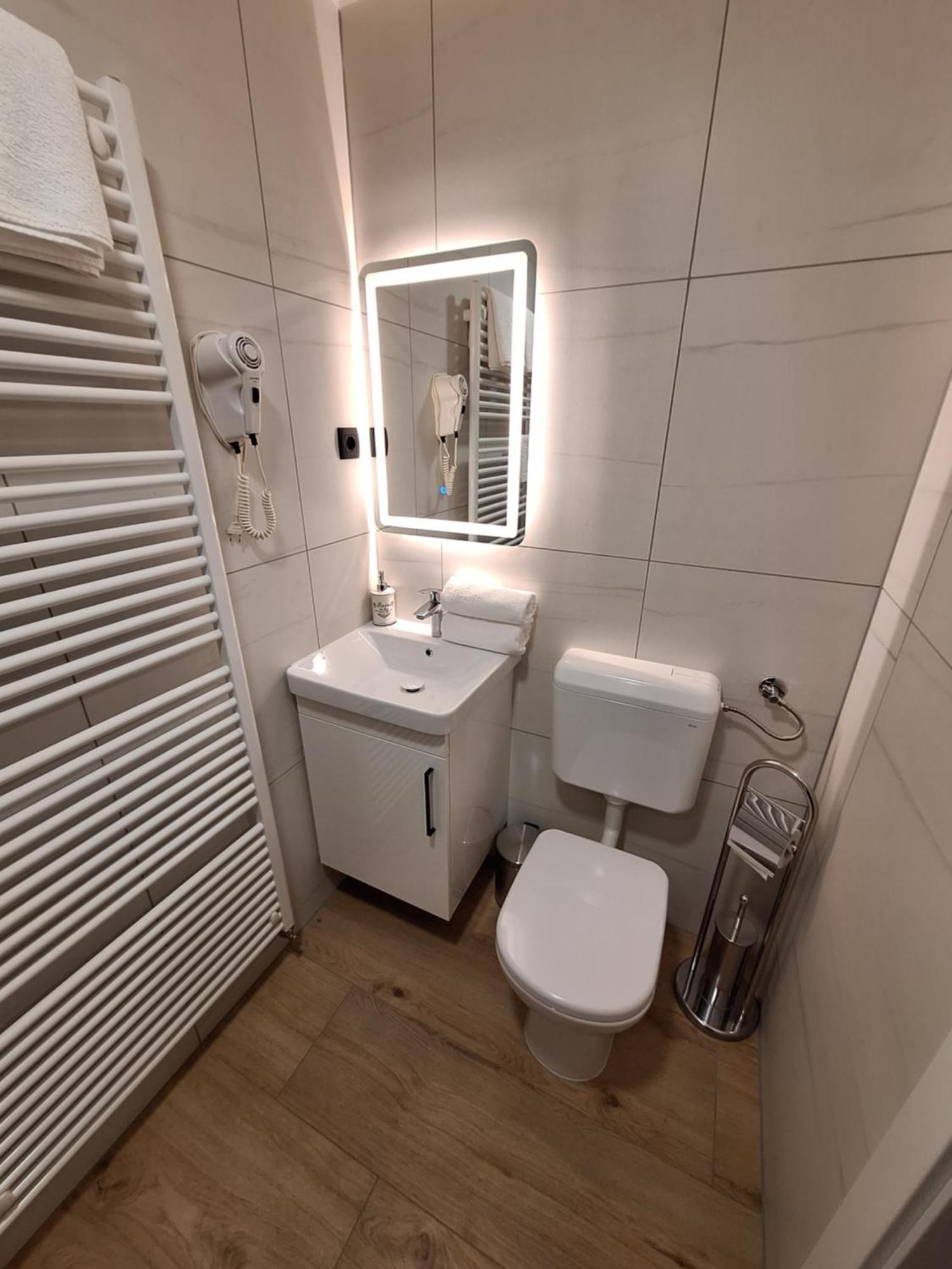 Prenocisca Kralj Apartamento Komenda Exterior foto